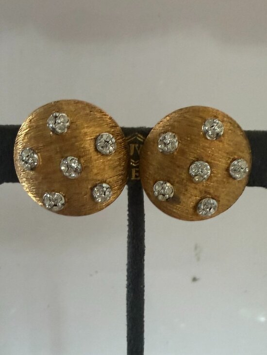 Jewelry - Vintage Gold Tone and Rhinestone Clip on Earrings